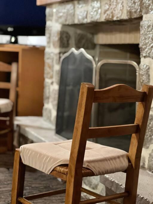 Cheerful 3 bedroom cottage with indoor fireplace - Property Image 29