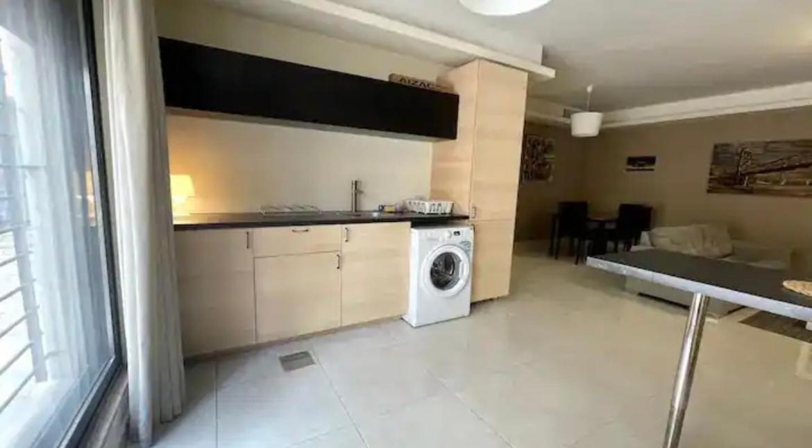 Luxurious cozy apartment view 3