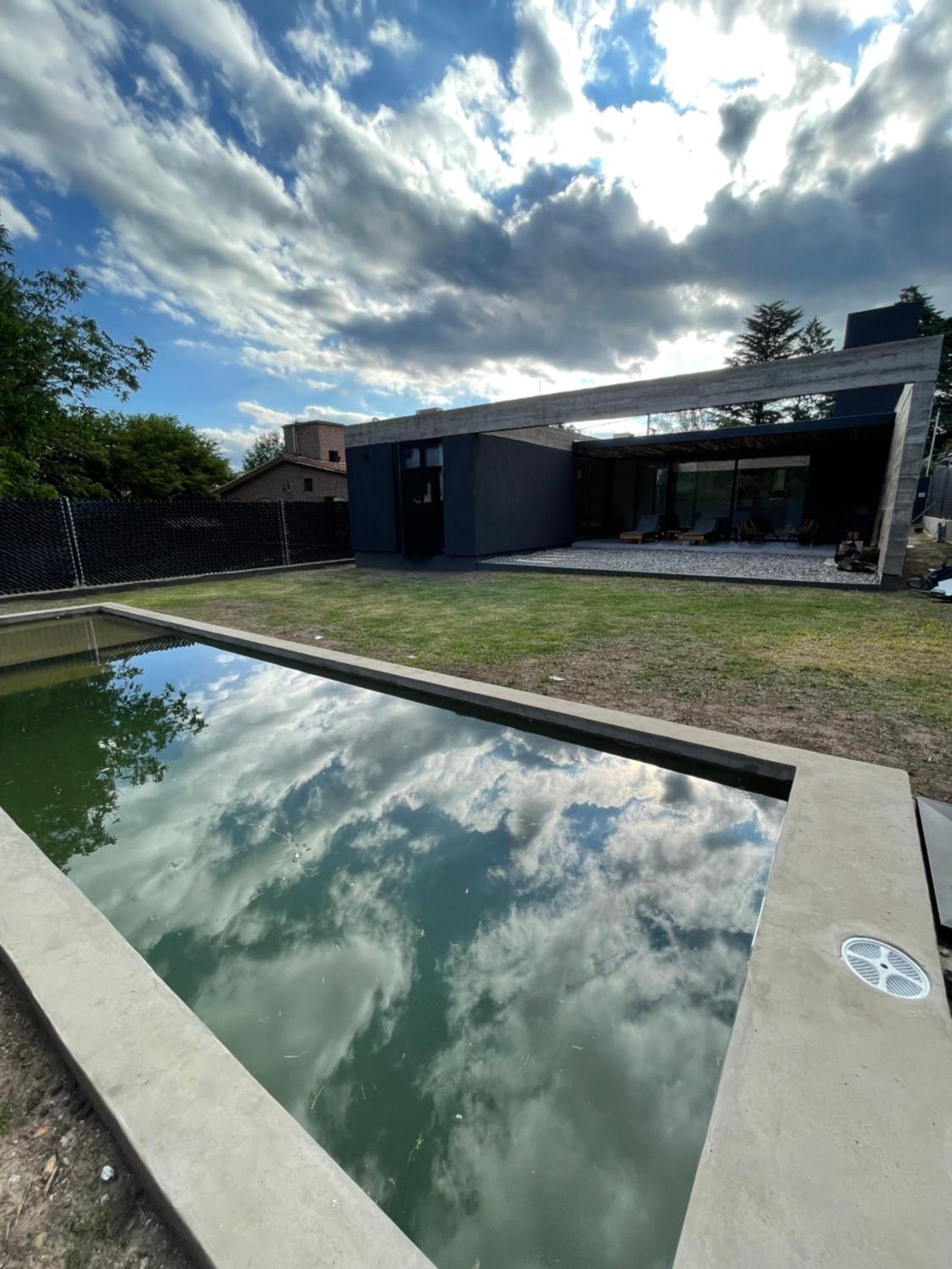 RumaRanch Solo Parejas Casa con pileta privada a 20 mts del Río