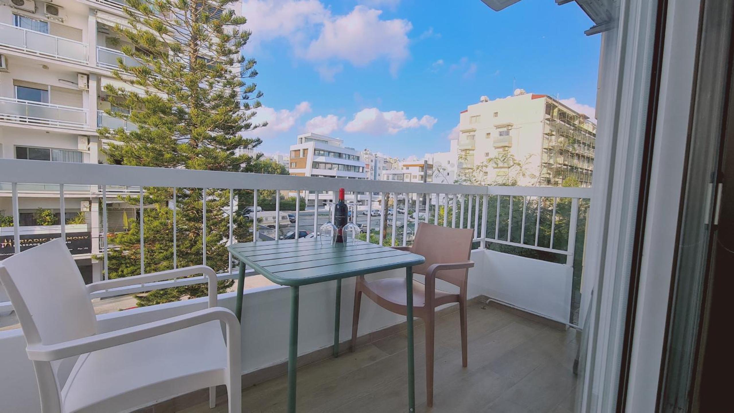 STAY Sunlit Apartment