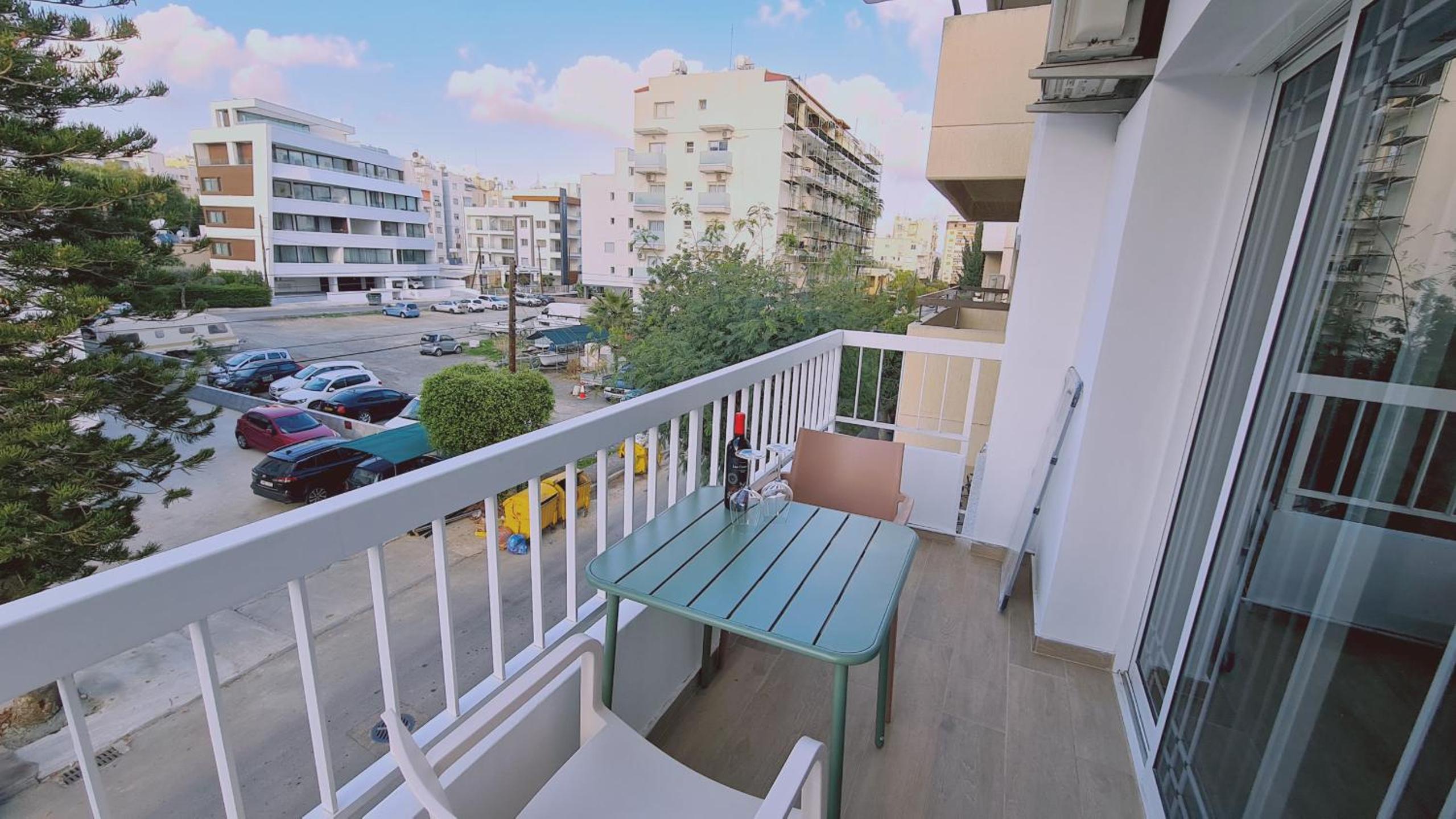 STAY Sunlit Apartment