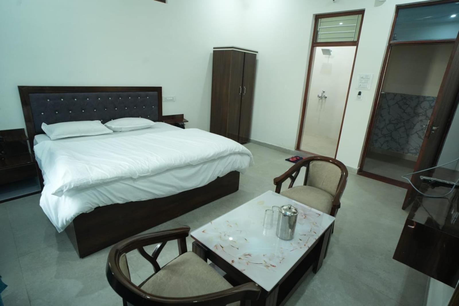 HOTEL SHREE PADAM view 4
