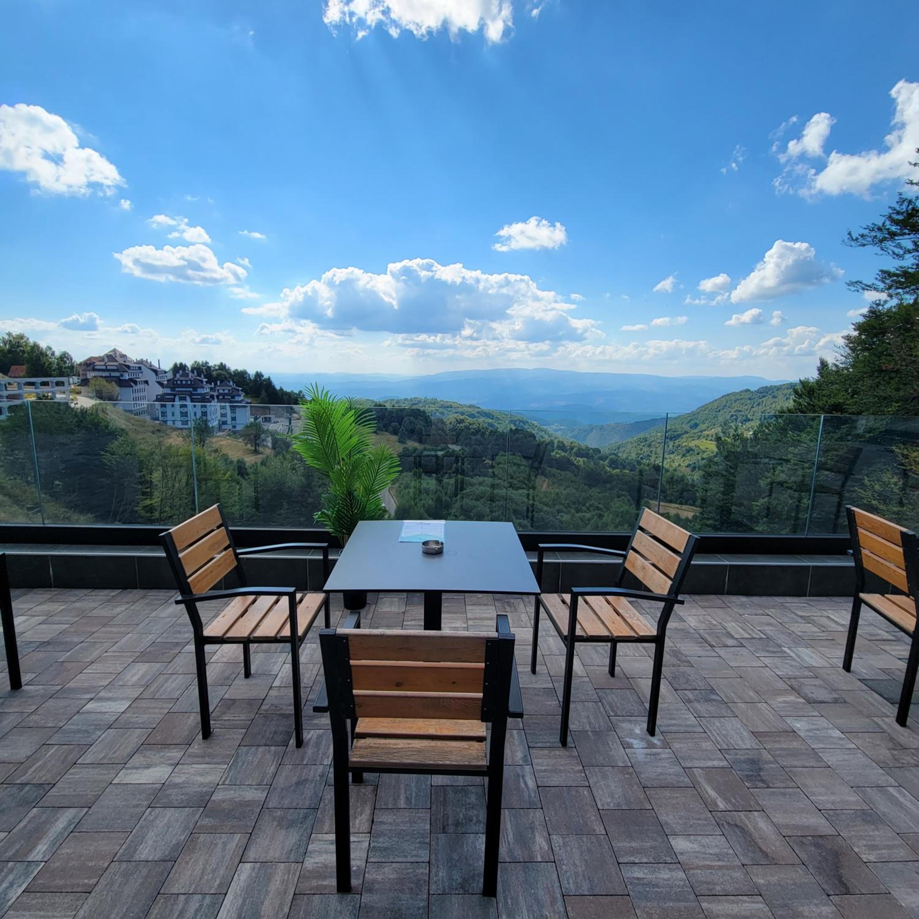 PIK Apartmani - Milmari view 3