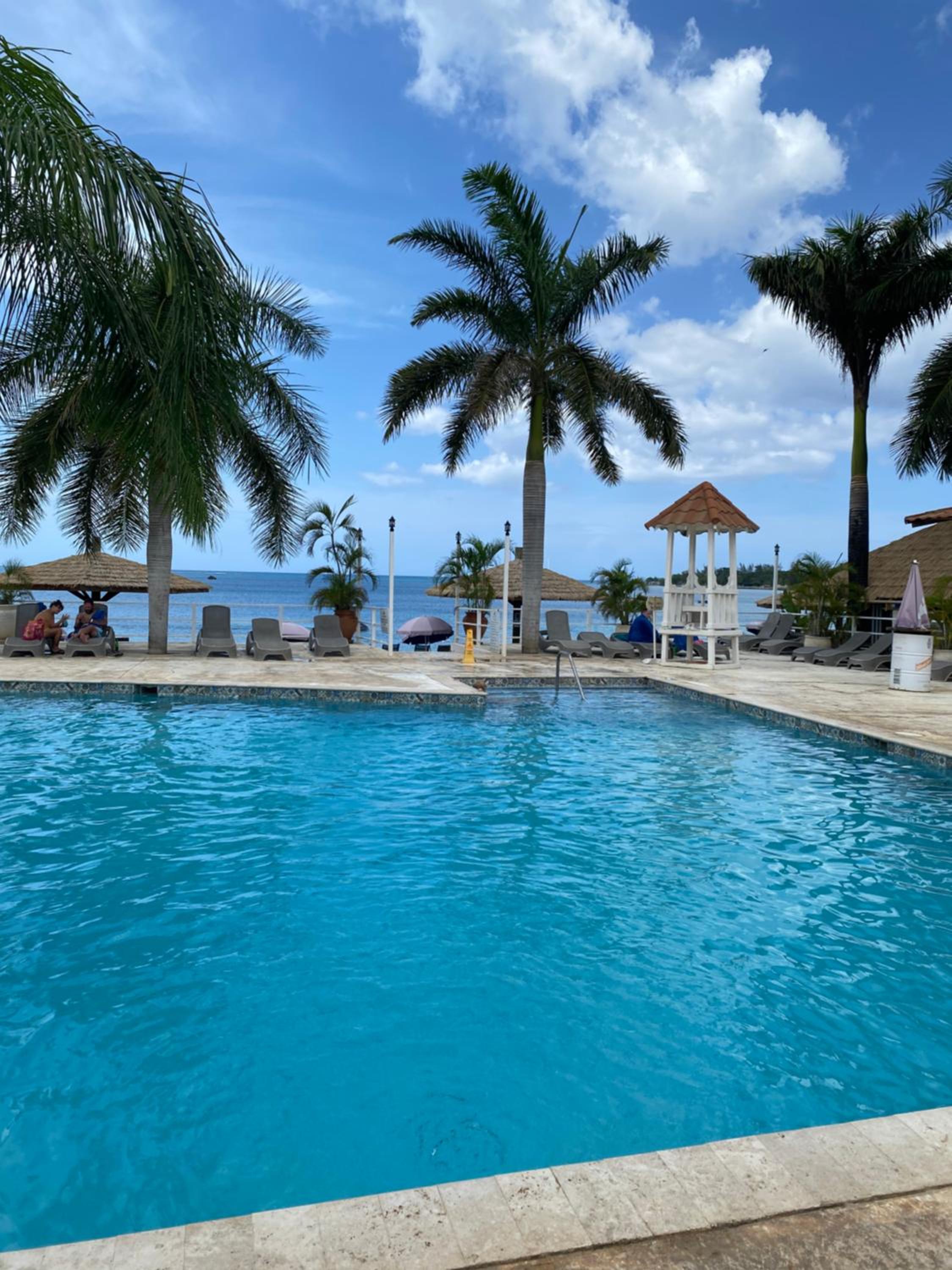 Osmax Oasis, 1BD and 1 BA, Gated, near Puerto Seco Beach