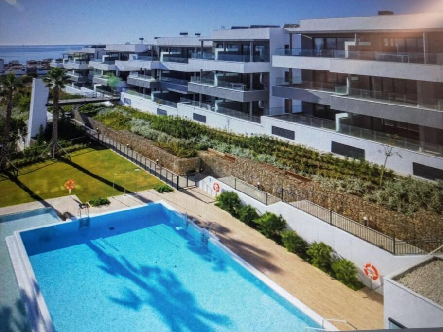 Tranquil sea breeze apartment