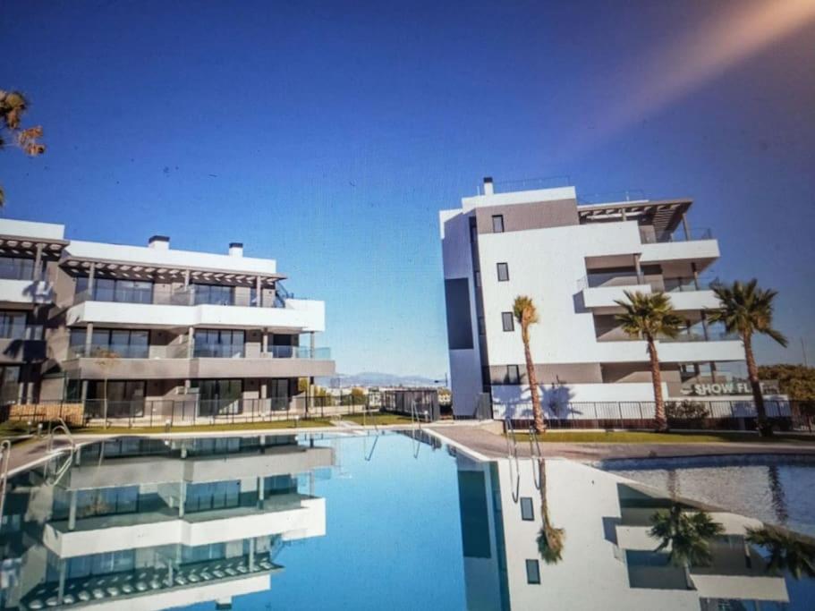Tranquil sea breeze apartment