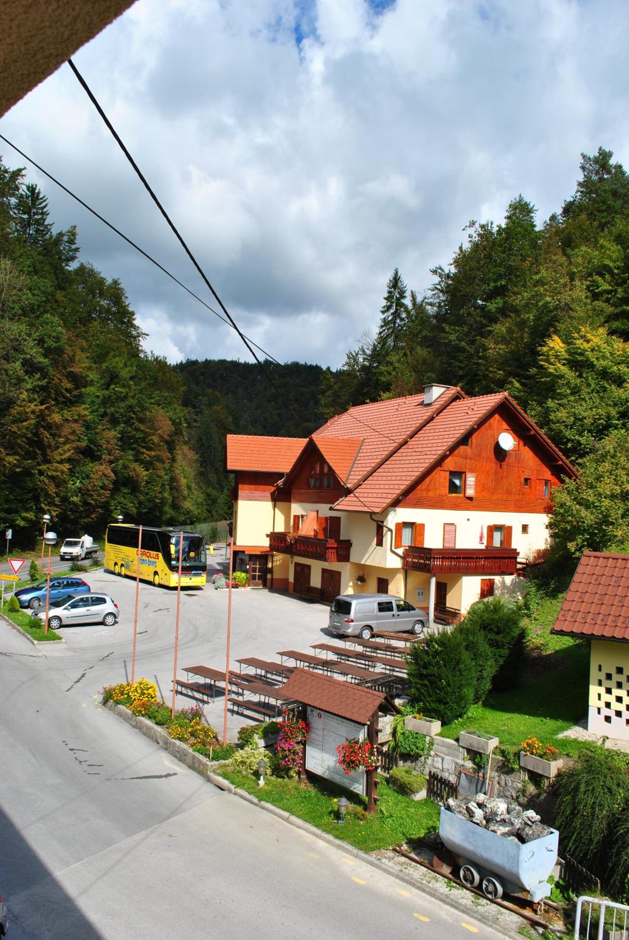 Pri Vidrgarju view 2