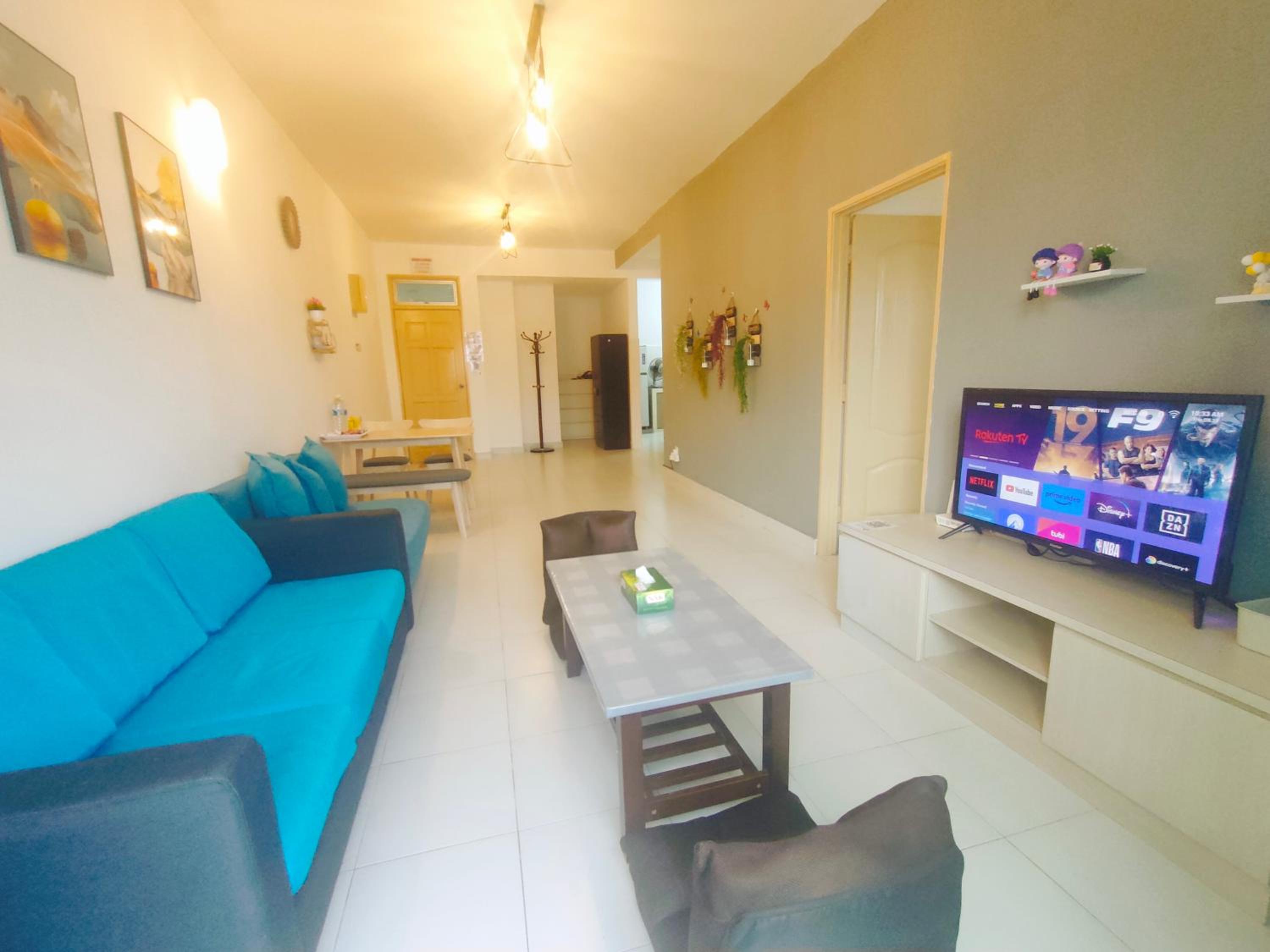 Maison Inn - Affordable Sleeps 6 to 13 near Tebrau AEON & Toppen