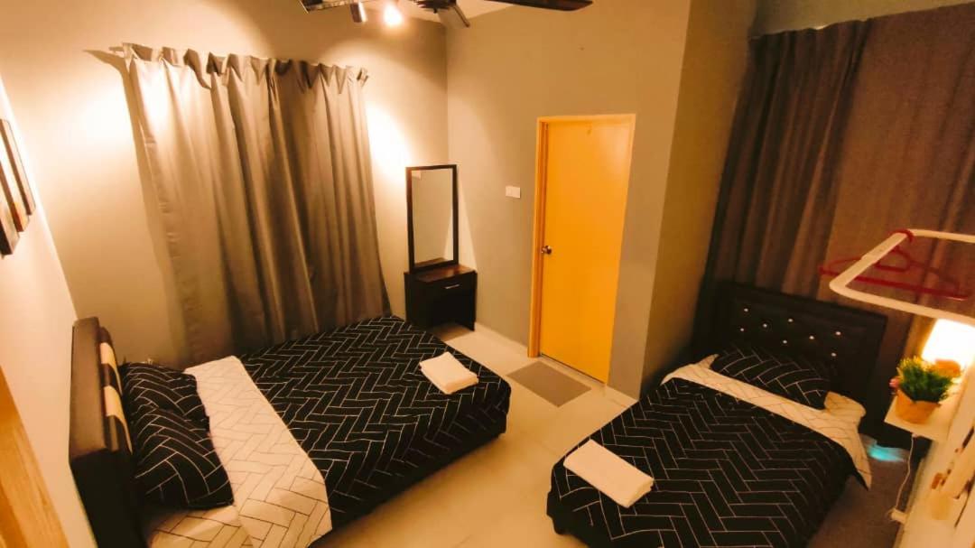 Maison Inn - Affordable Sleeps 6 to 13 near Tebrau AEON & Toppen
