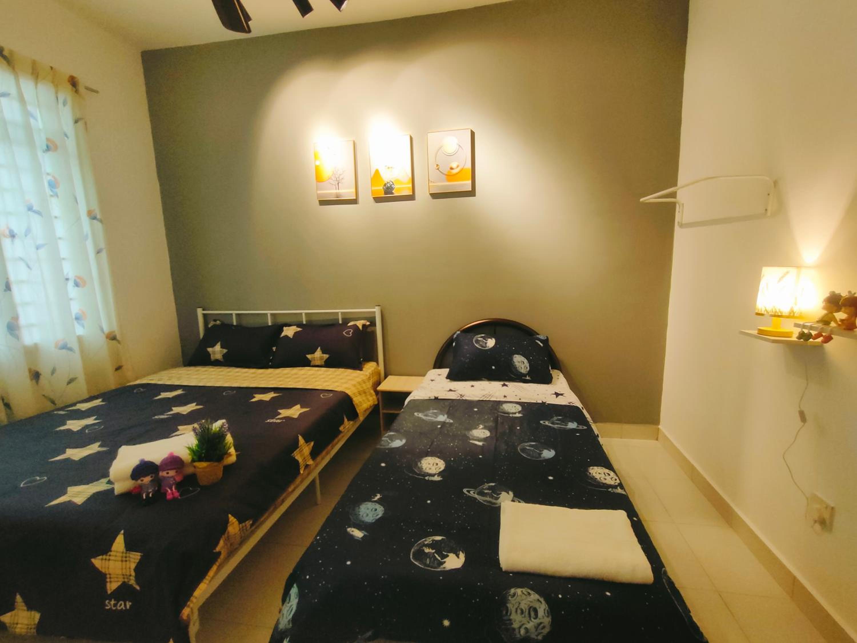 Maison Inn - Affordable Sleeps 6 to 13 near Tebrau AEON & Toppen