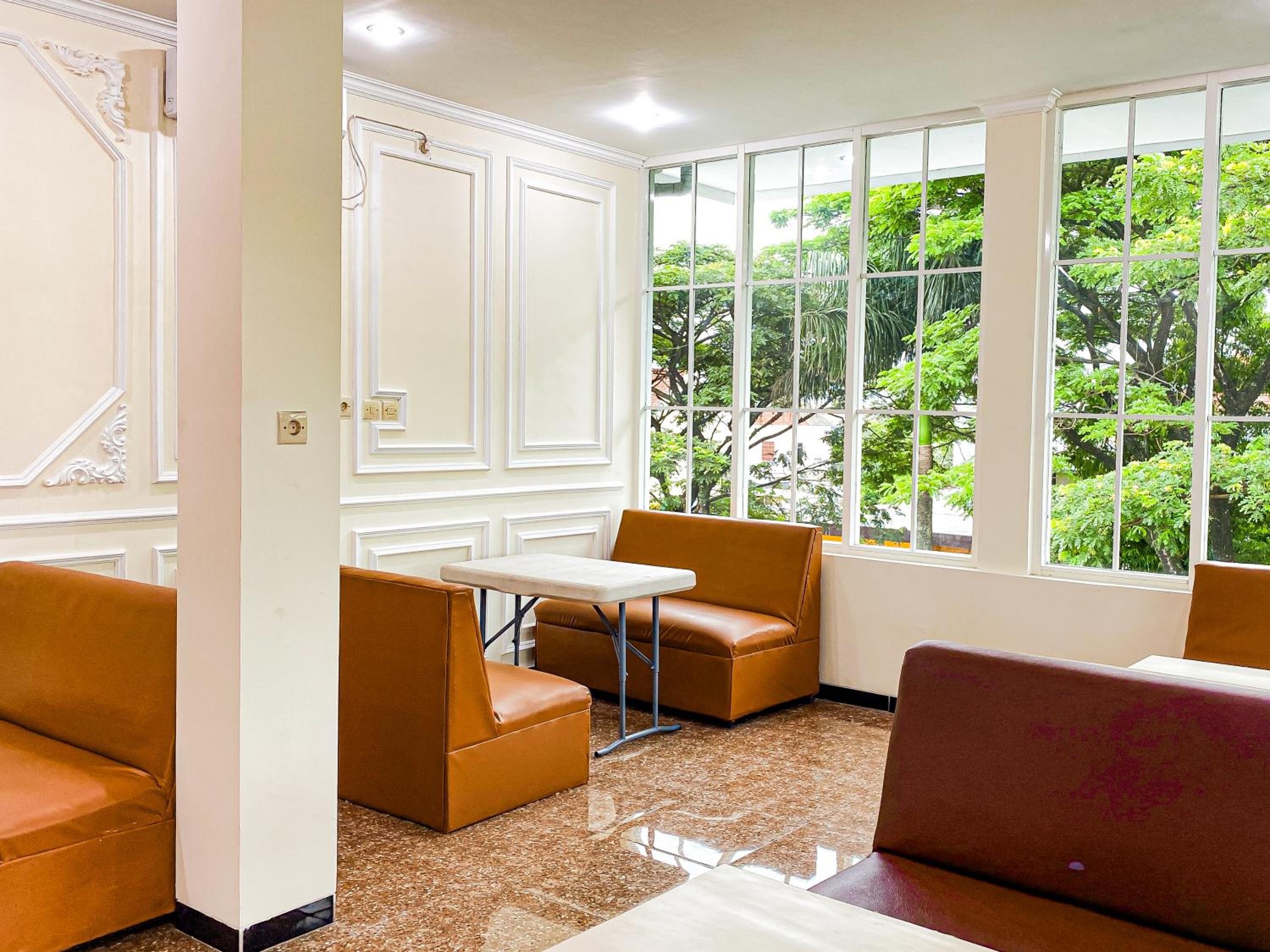 Nooris Inn Guest House