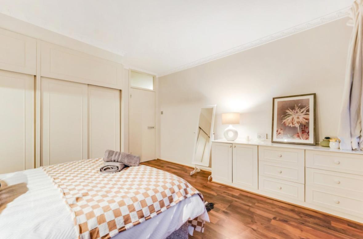 Chic flat next to Baker street view 3