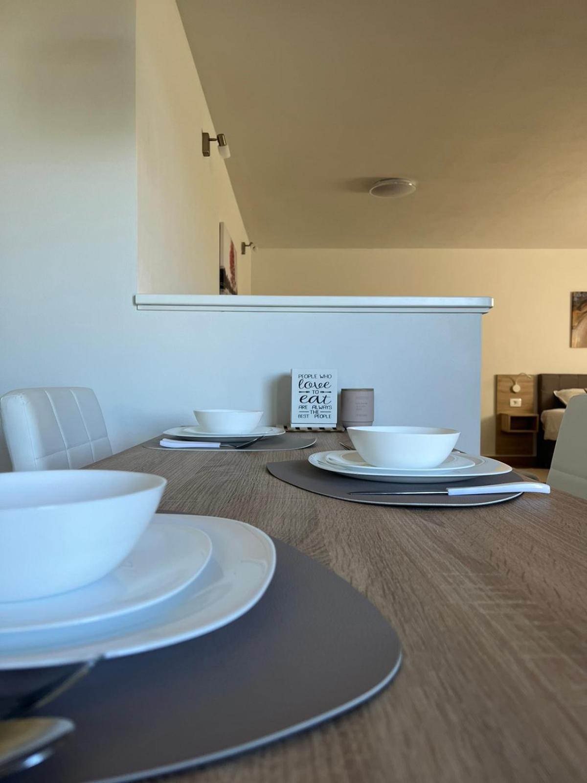 Studio Apartman Nika