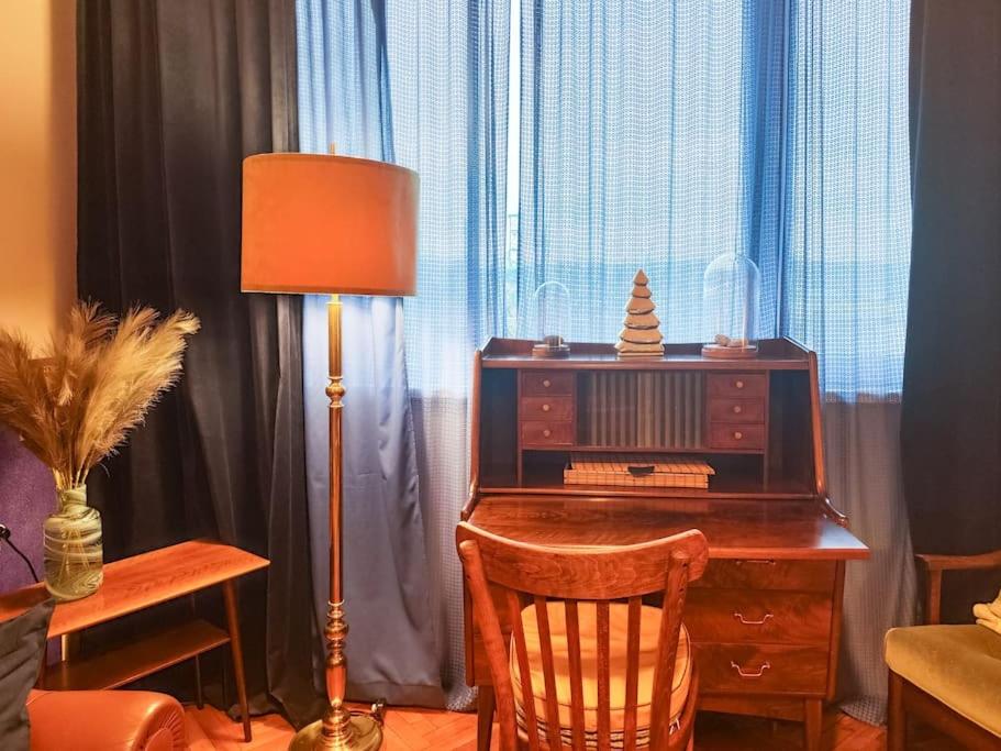 The Artist Nest ~ Retro Chic Jewel @ Top Spot