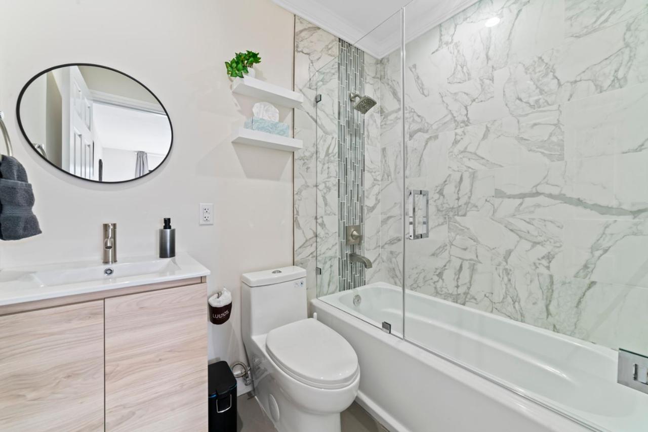 Luxury Getaway with Retreat Heated pool and Jacuzzi L31