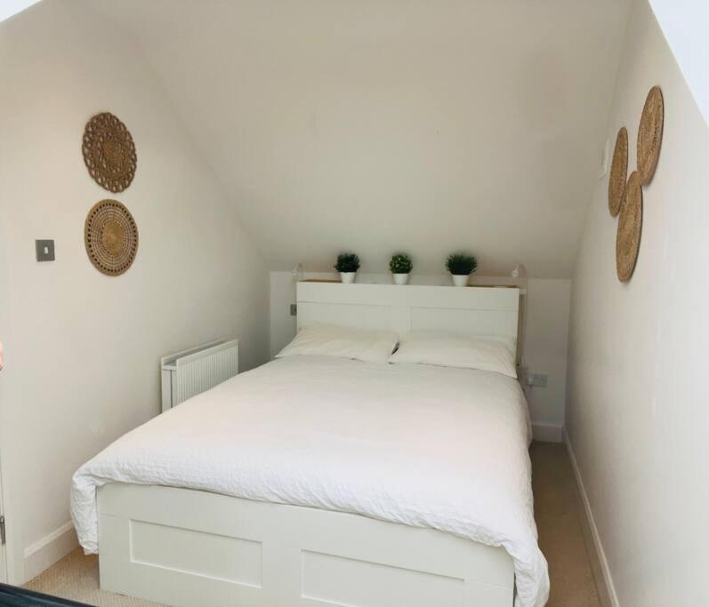 Winton Grove – for outdoor and tennis enthusiasts view 3