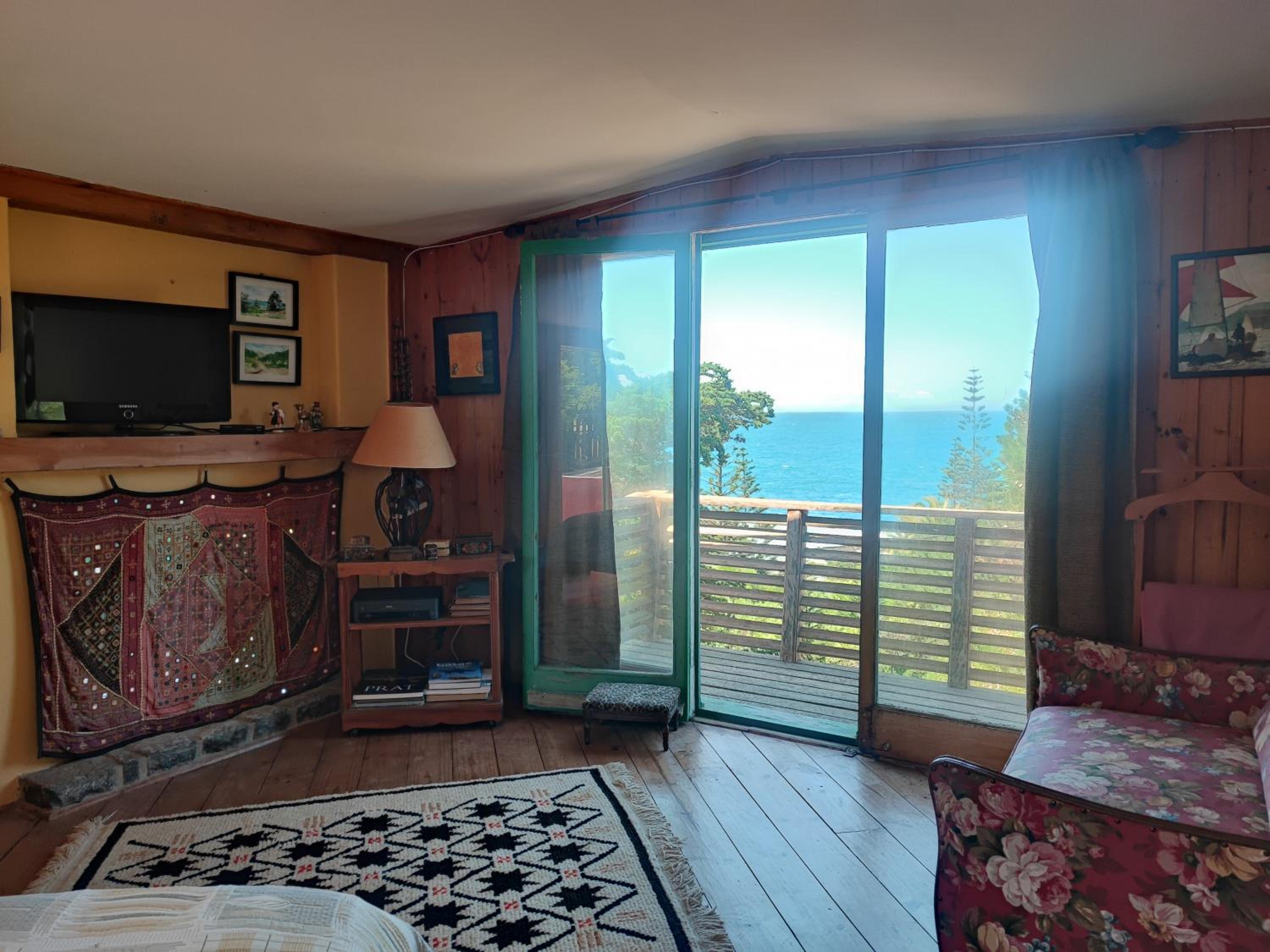 Casa Isla Negra con hermosa vista al mar
