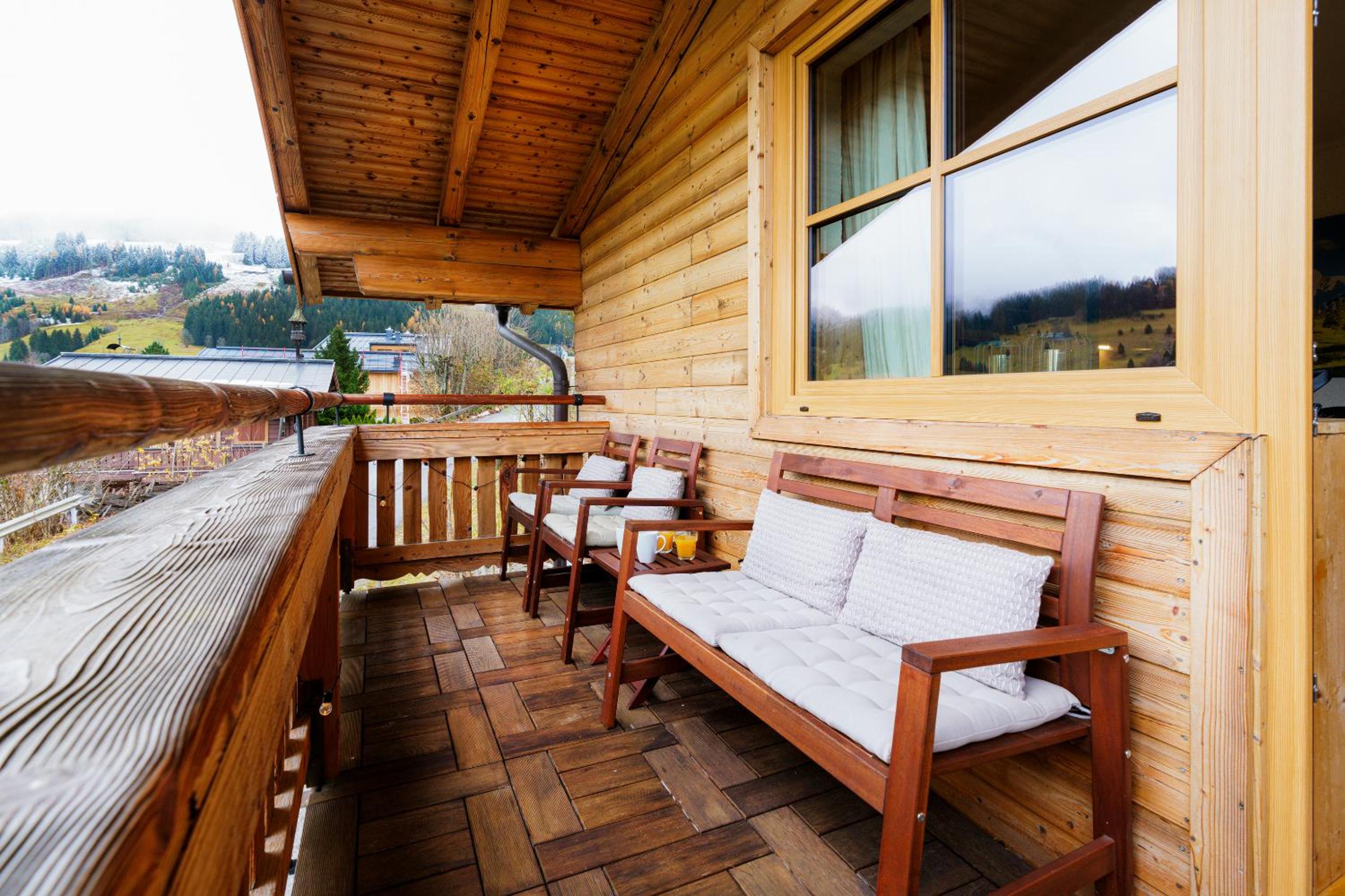 Ski-in & Ski-out out Chalet Maria with amazing mountain view