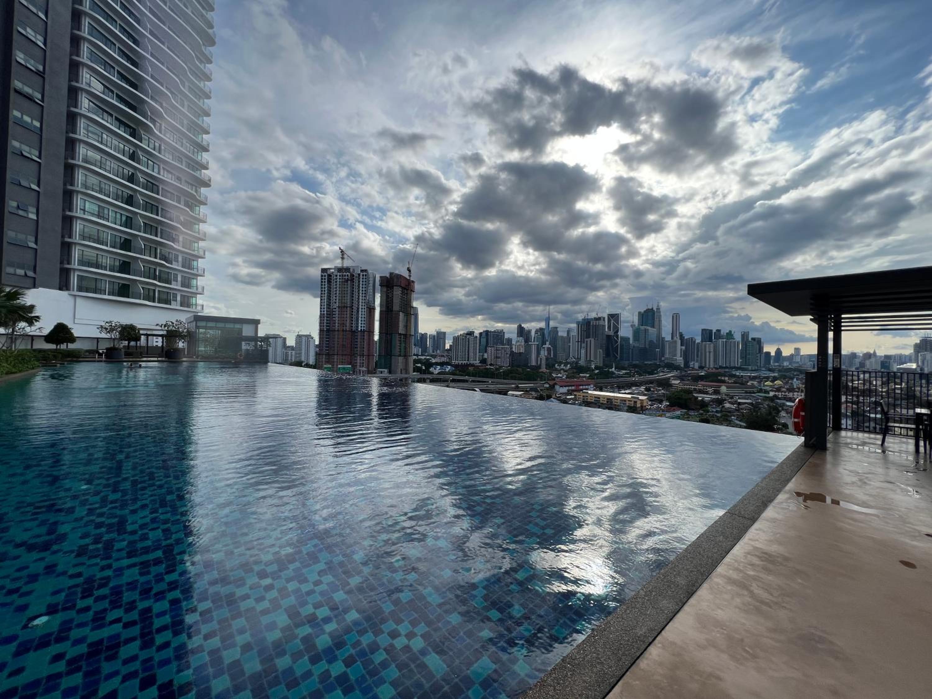 Datum Jelatek Sky Resident KLCC by Deen