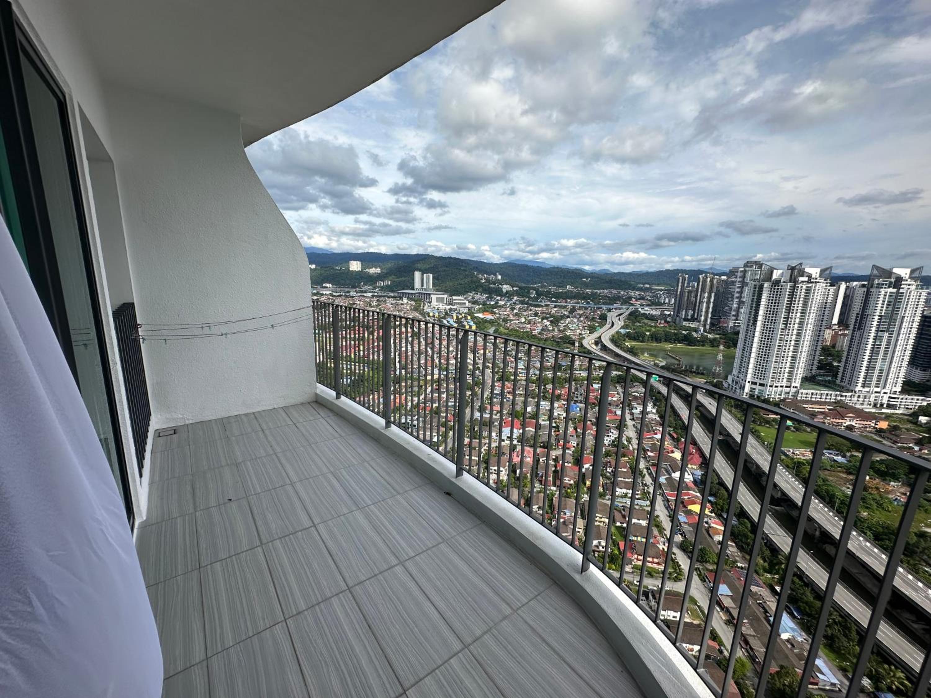 Datum Jelatek Sky Resident KLCC by Deen