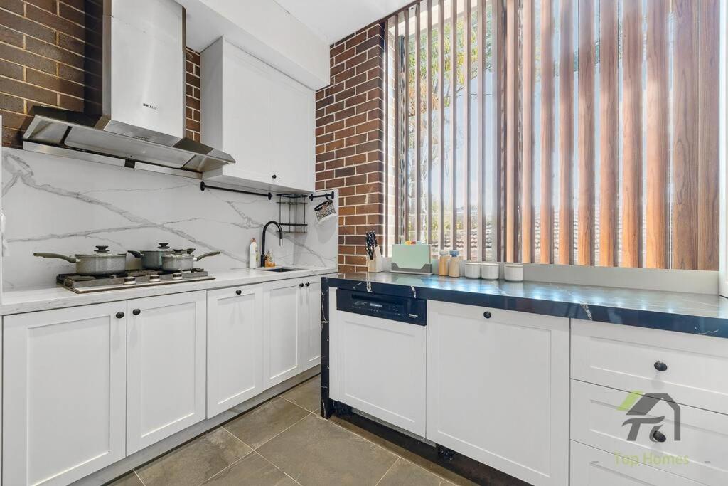 Modern Summer Palace in Epping