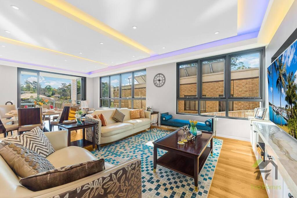 Modern Summer Palace in Epping