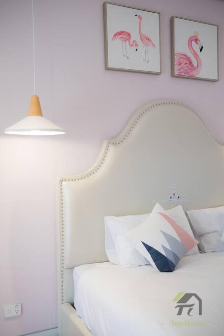 Modern Summer Palace in Epping