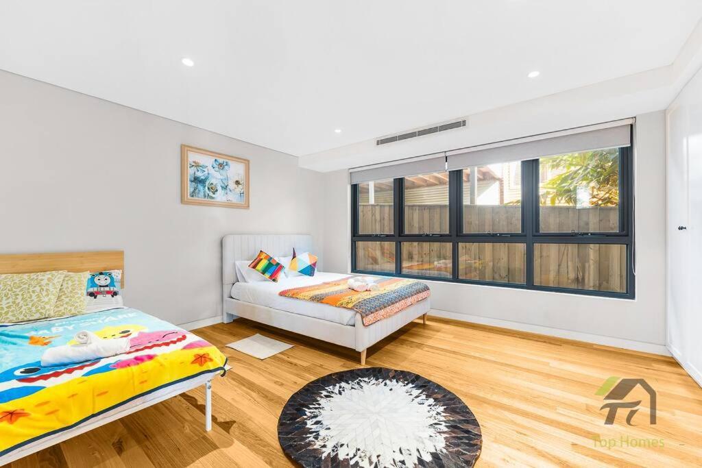 Modern Summer Palace in Epping