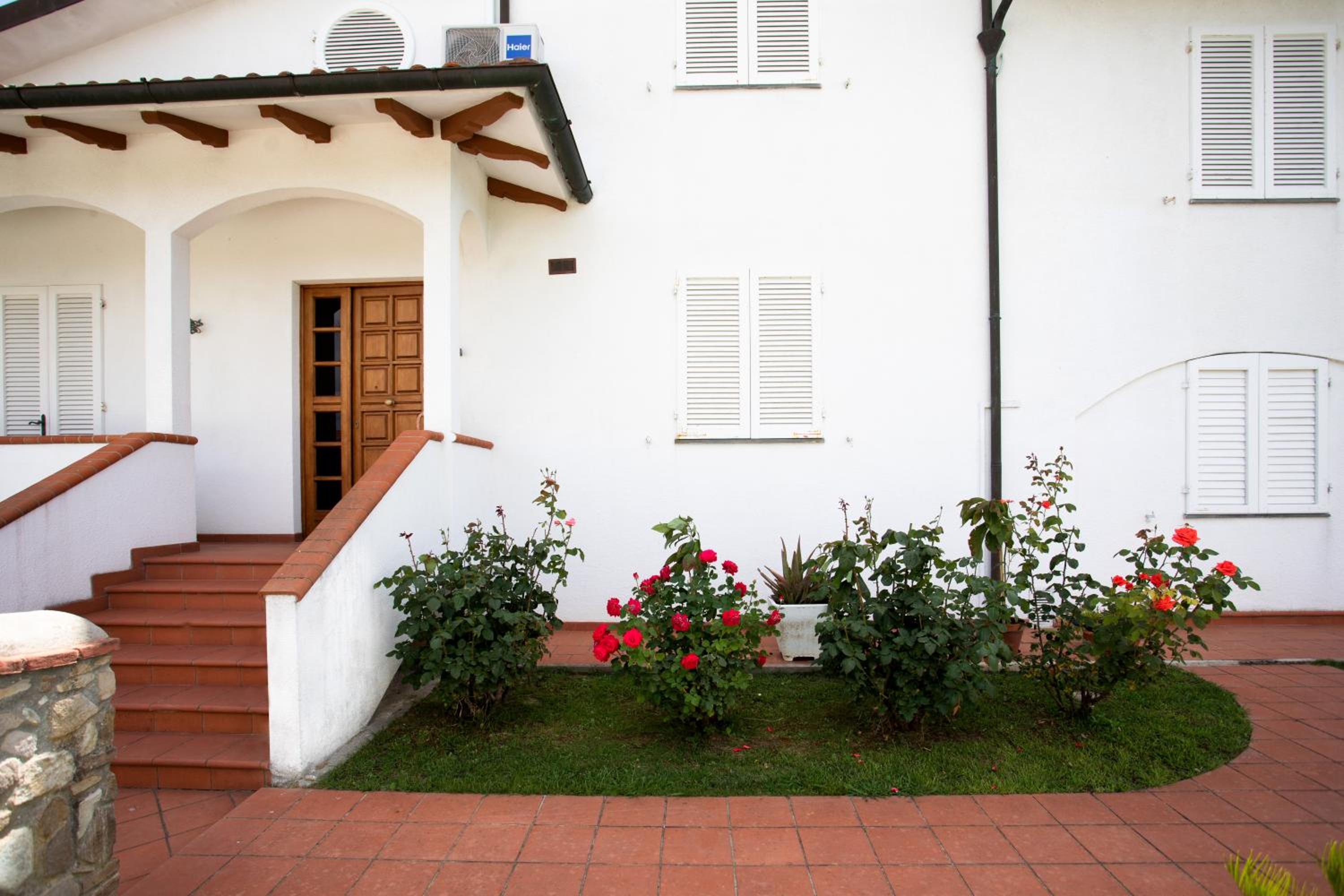 Photo 27