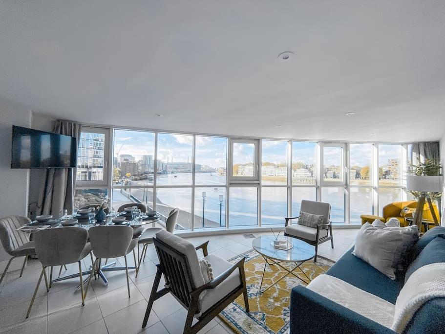 Luxury Riverside Retreat with Stunning Views