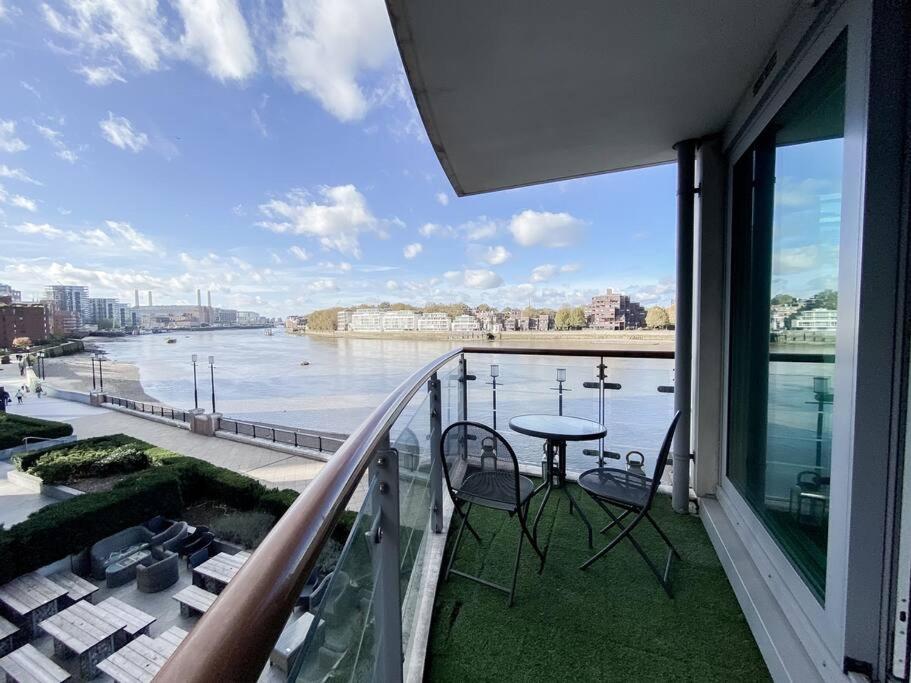 Luxury Riverside Retreat with Stunning Views