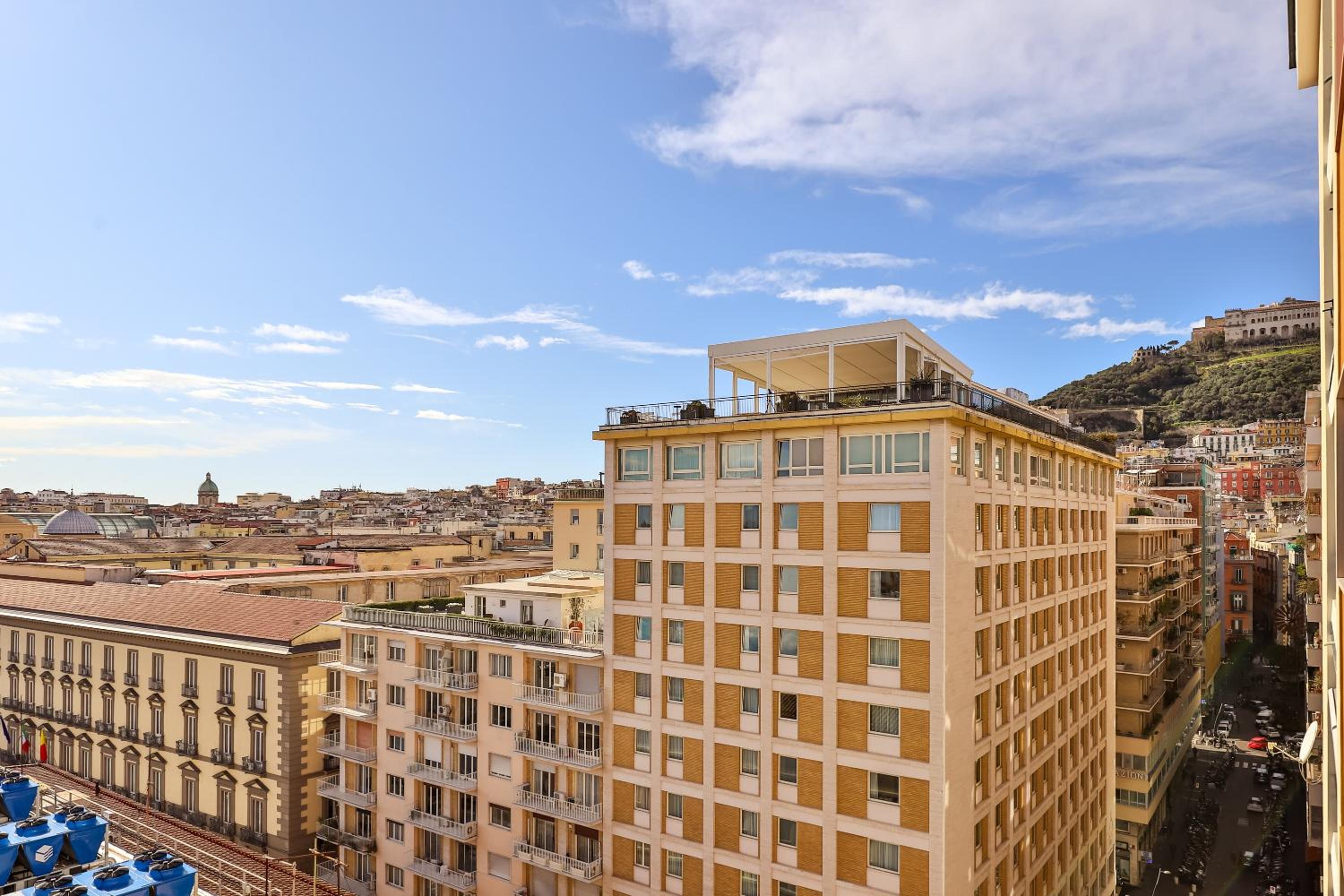Neapolitan Skyscraper Suites