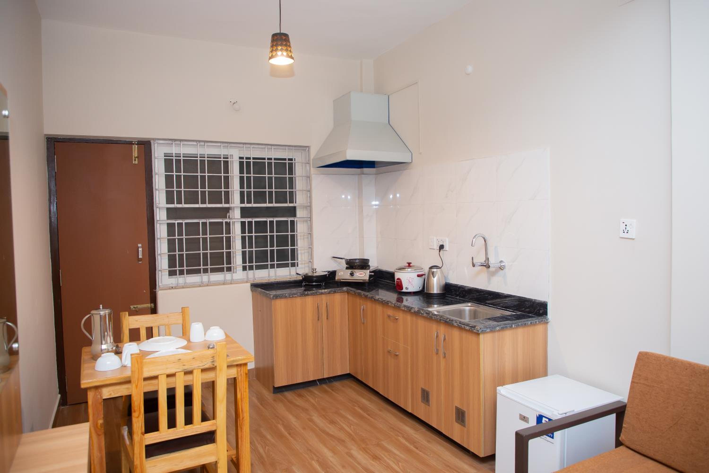 Lake Breeze Apartment