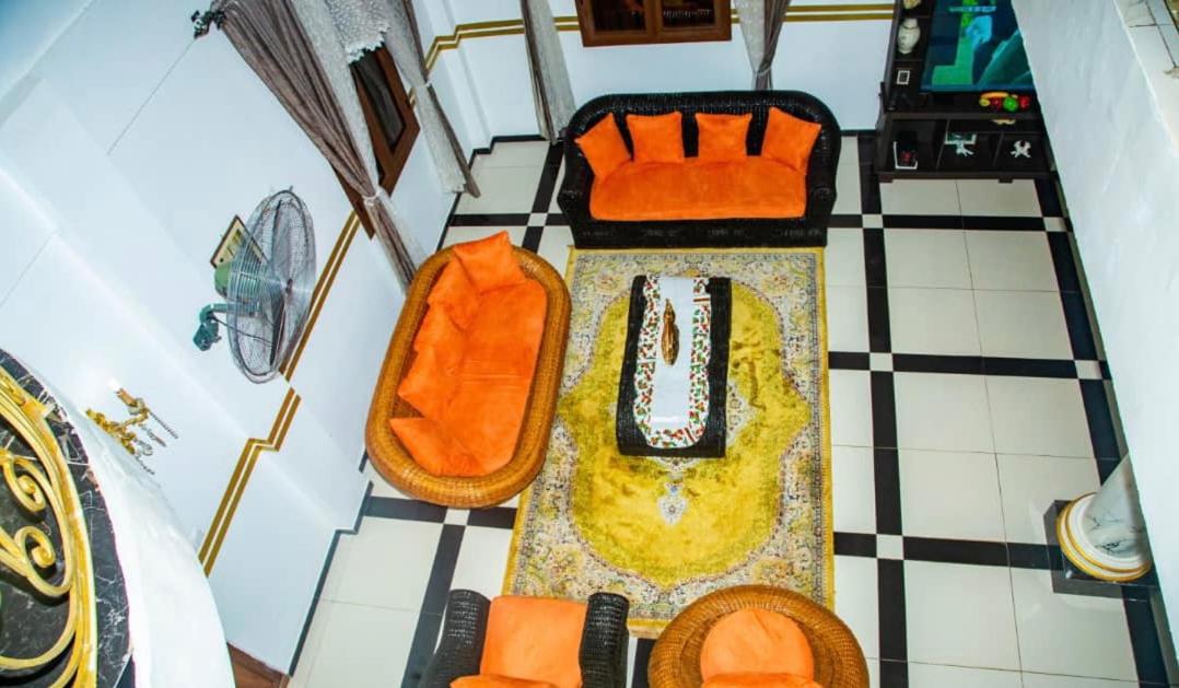 Maison Blanche Biteng