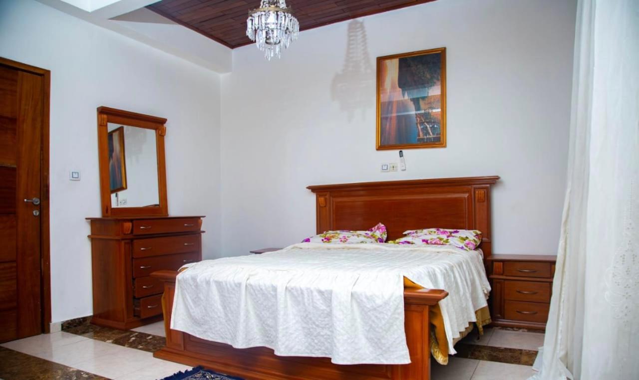 Maison Blanche Biteng