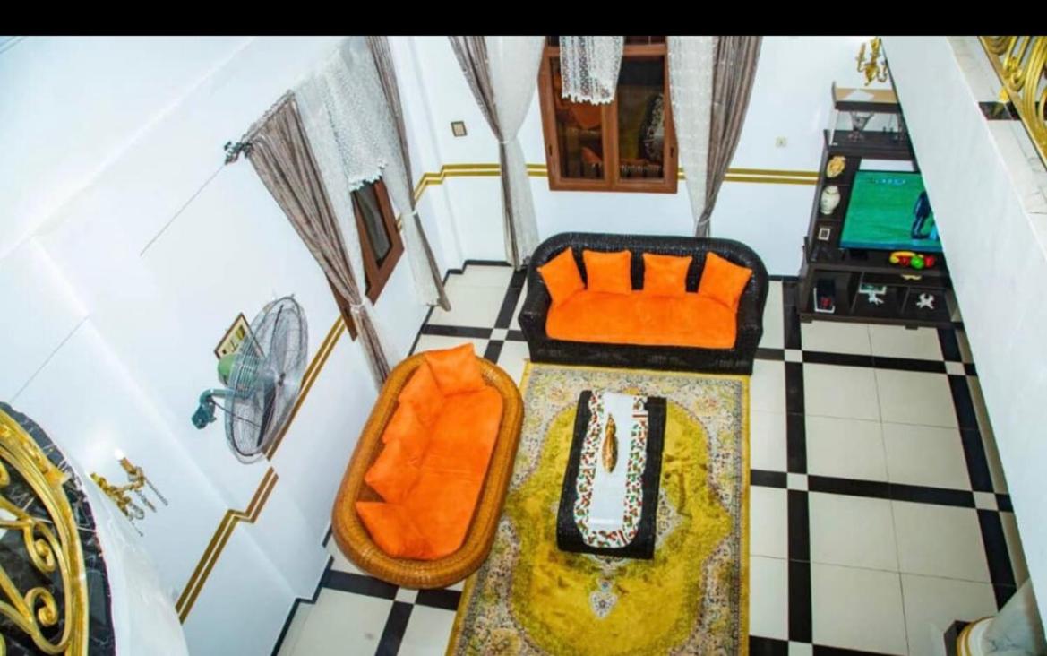 Maison Blanche Biteng