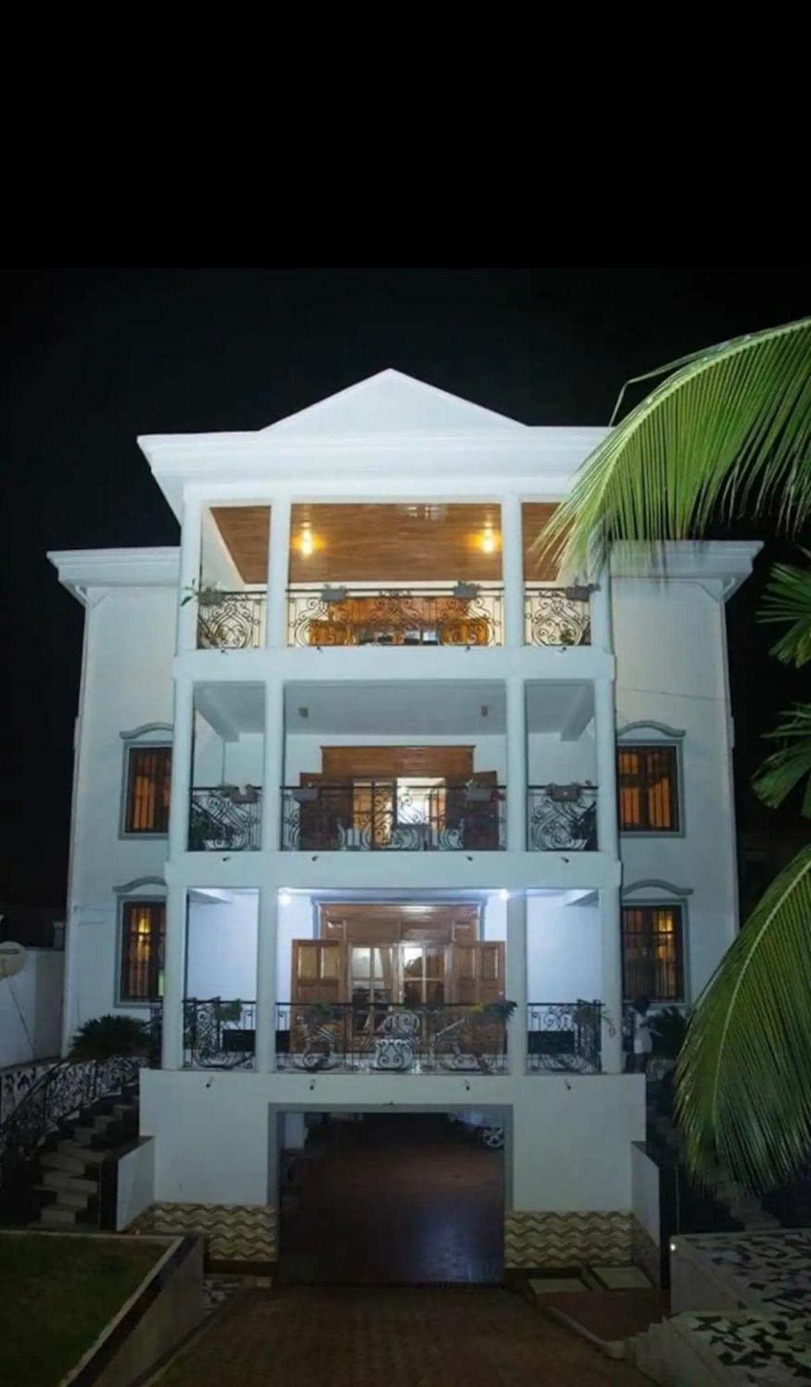 Maison Blanche Biteng