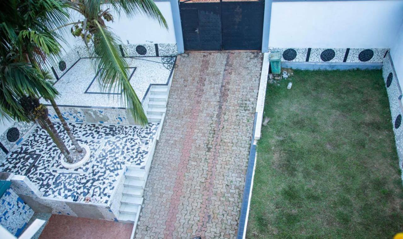 Maison Blanche Biteng