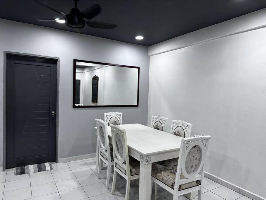 Swimming pool condo near beach, 2 bedrooms aircon photo 5
