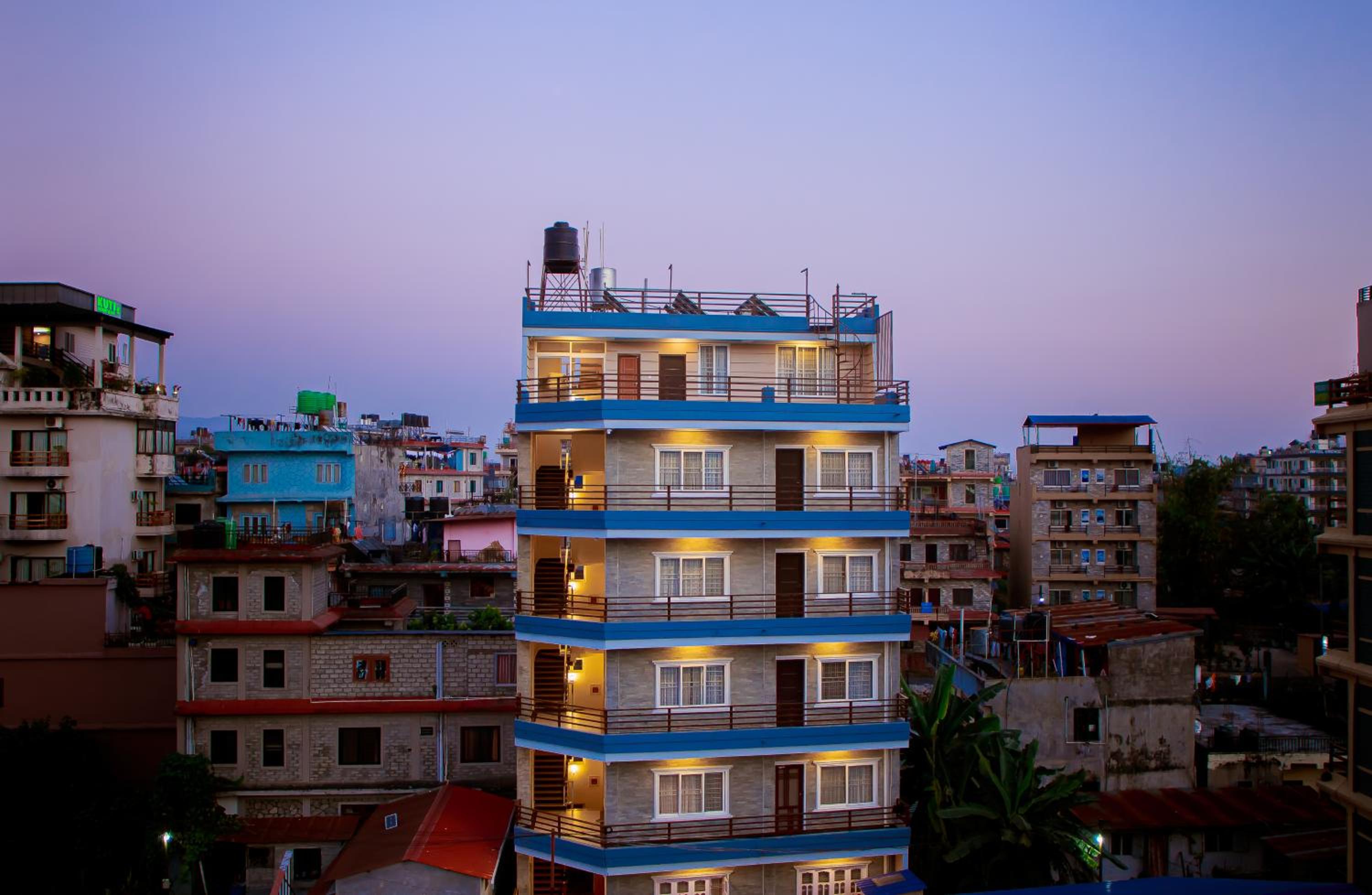 Lake Breeze Apartment