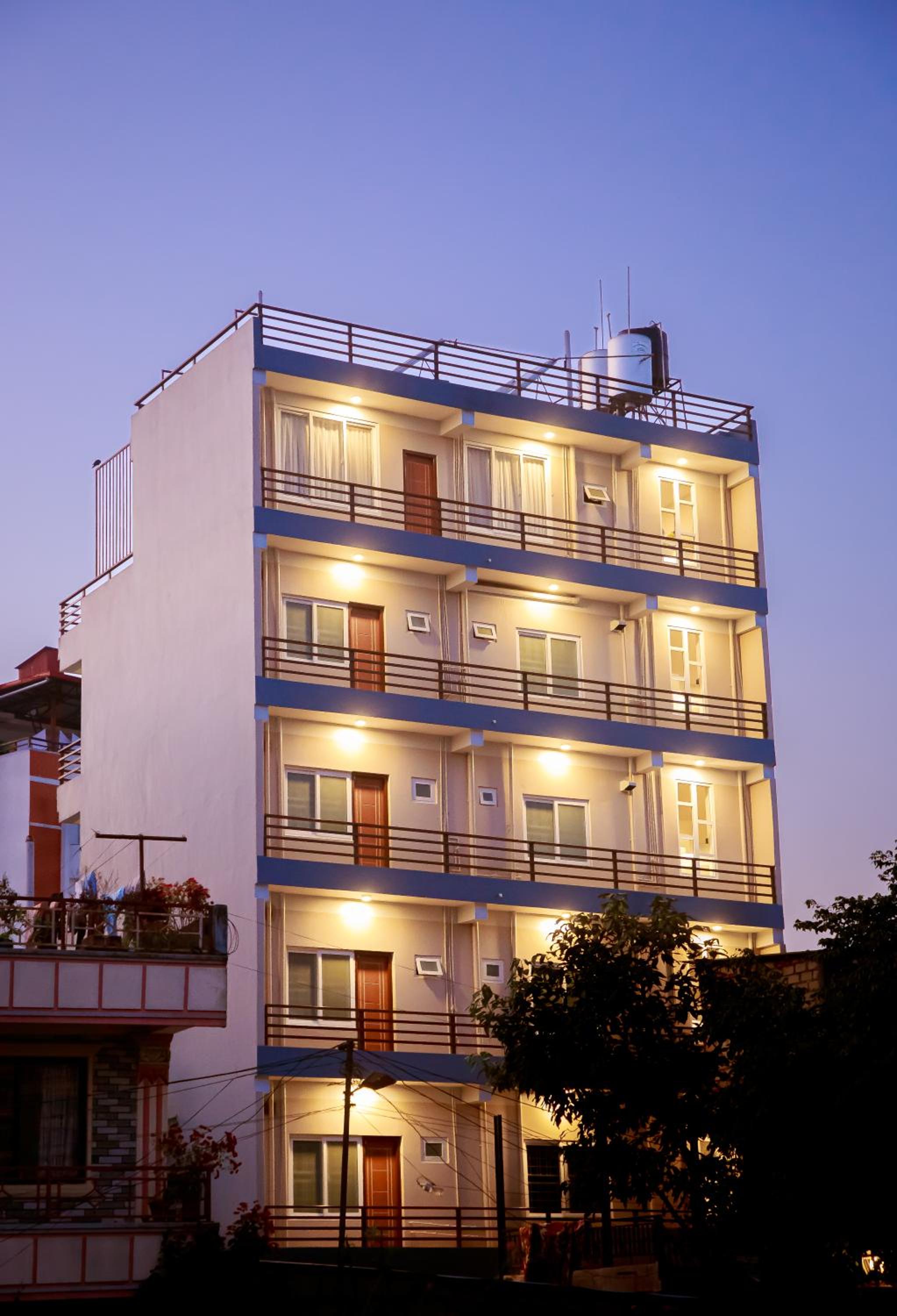 Lake Breeze Apartment