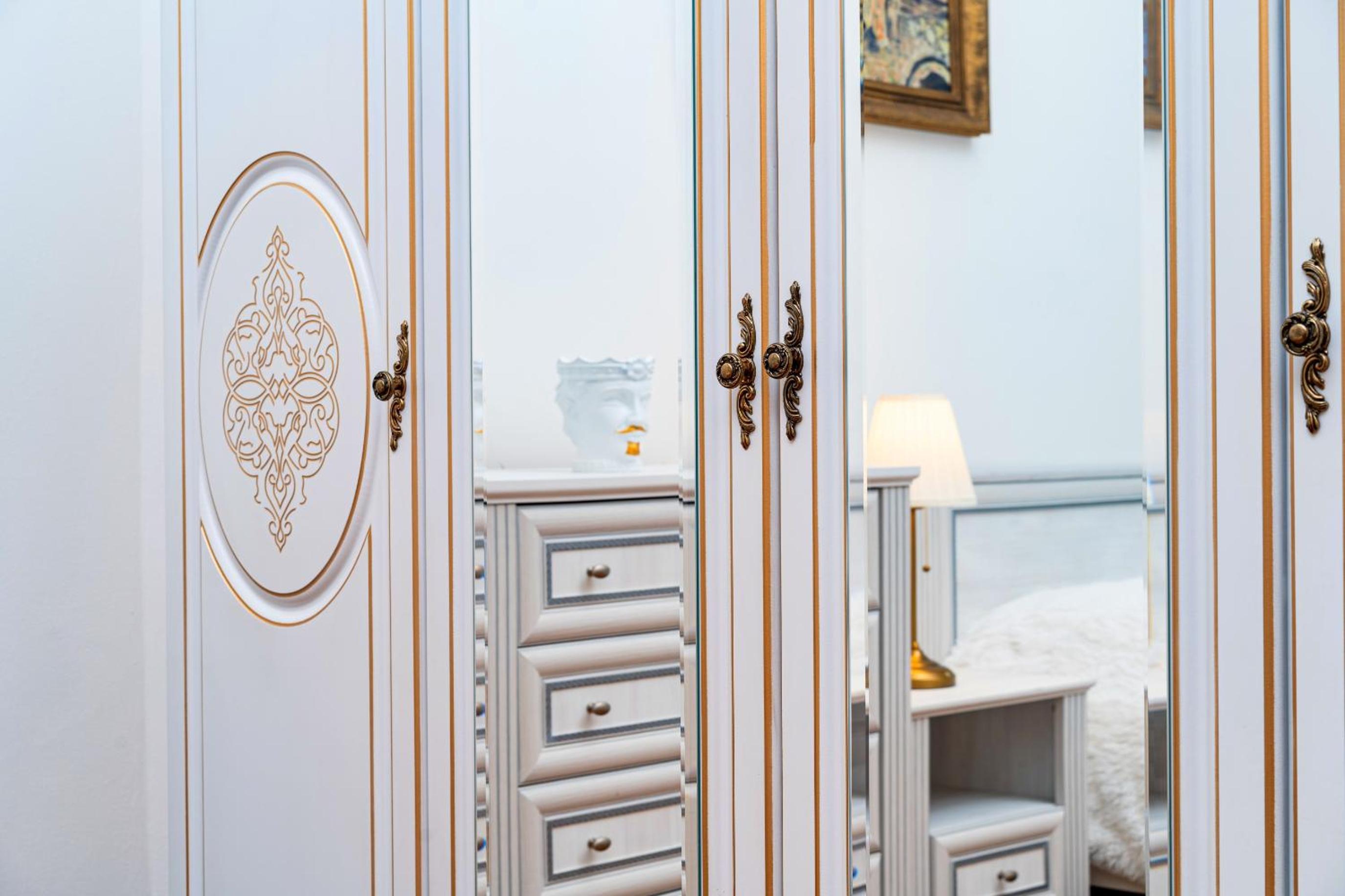 Imperial Deluxe Suite
