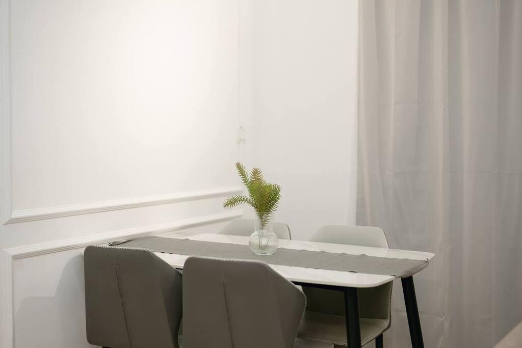 Cozy Skyline Retreat at Trion KL, Level 63