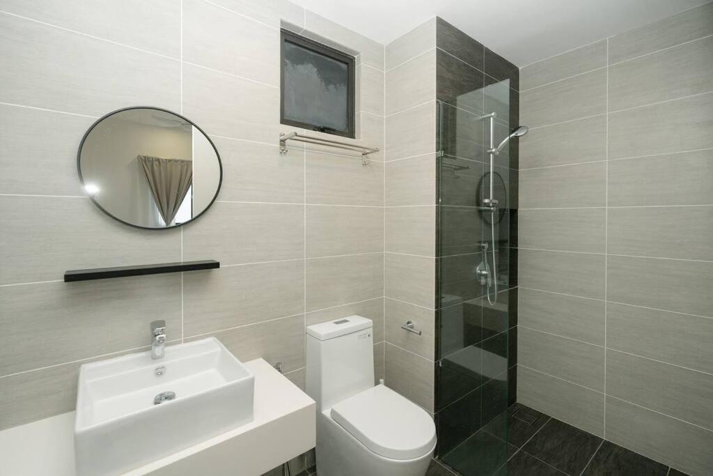 Cozy Skyline Retreat at Trion KL, Level 63