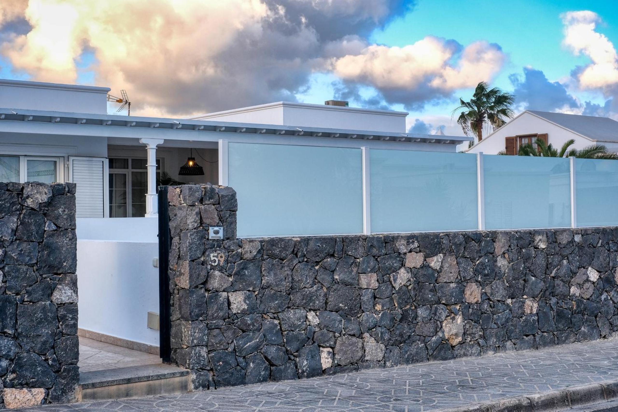 Mar Azul Puerto Calero - Private Pool and BBQ By Lanzarote Vacation Homes