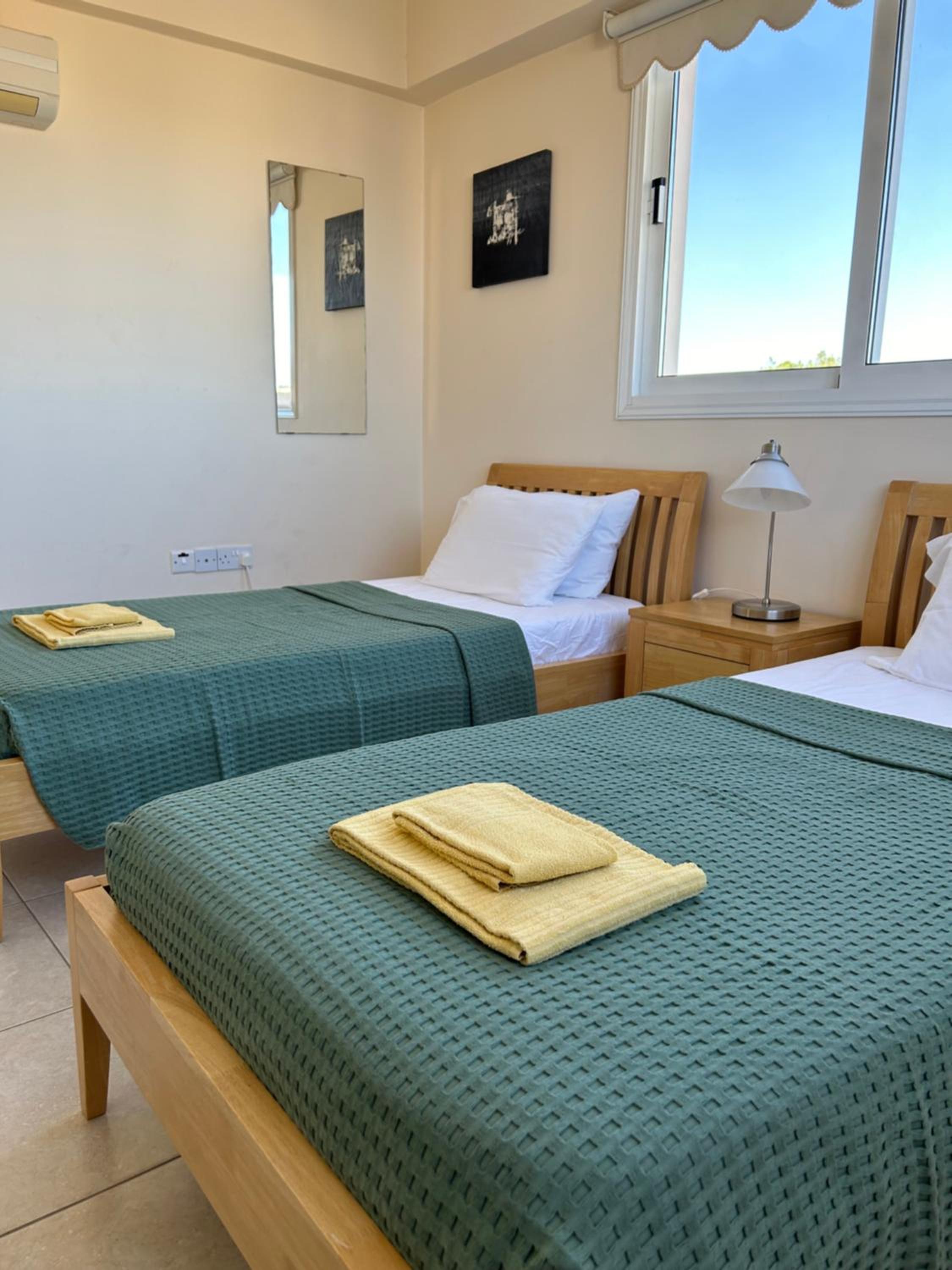Nissi Elena - Shell Haven Apt