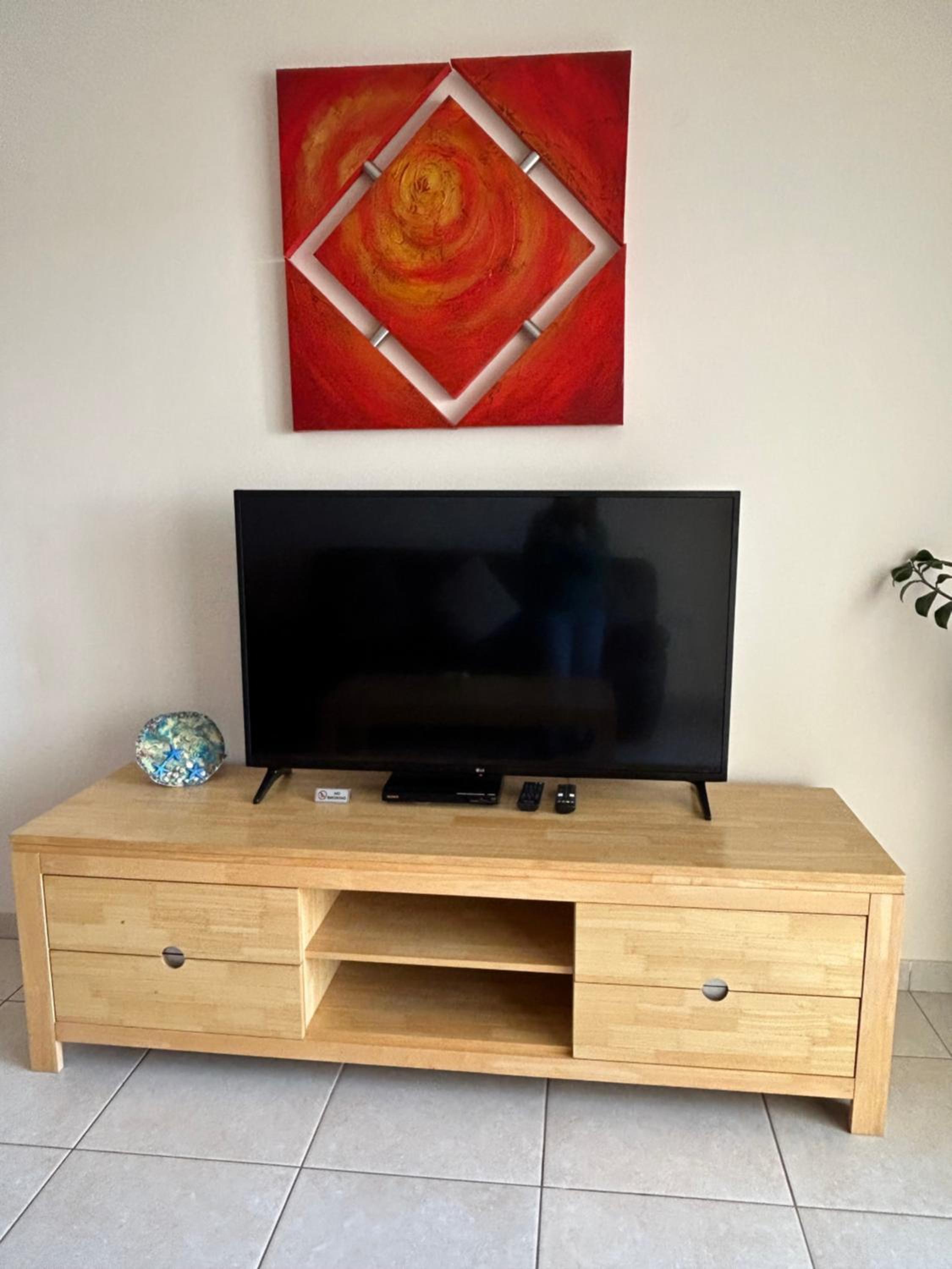 Nissi Elena - Shell Haven Apt