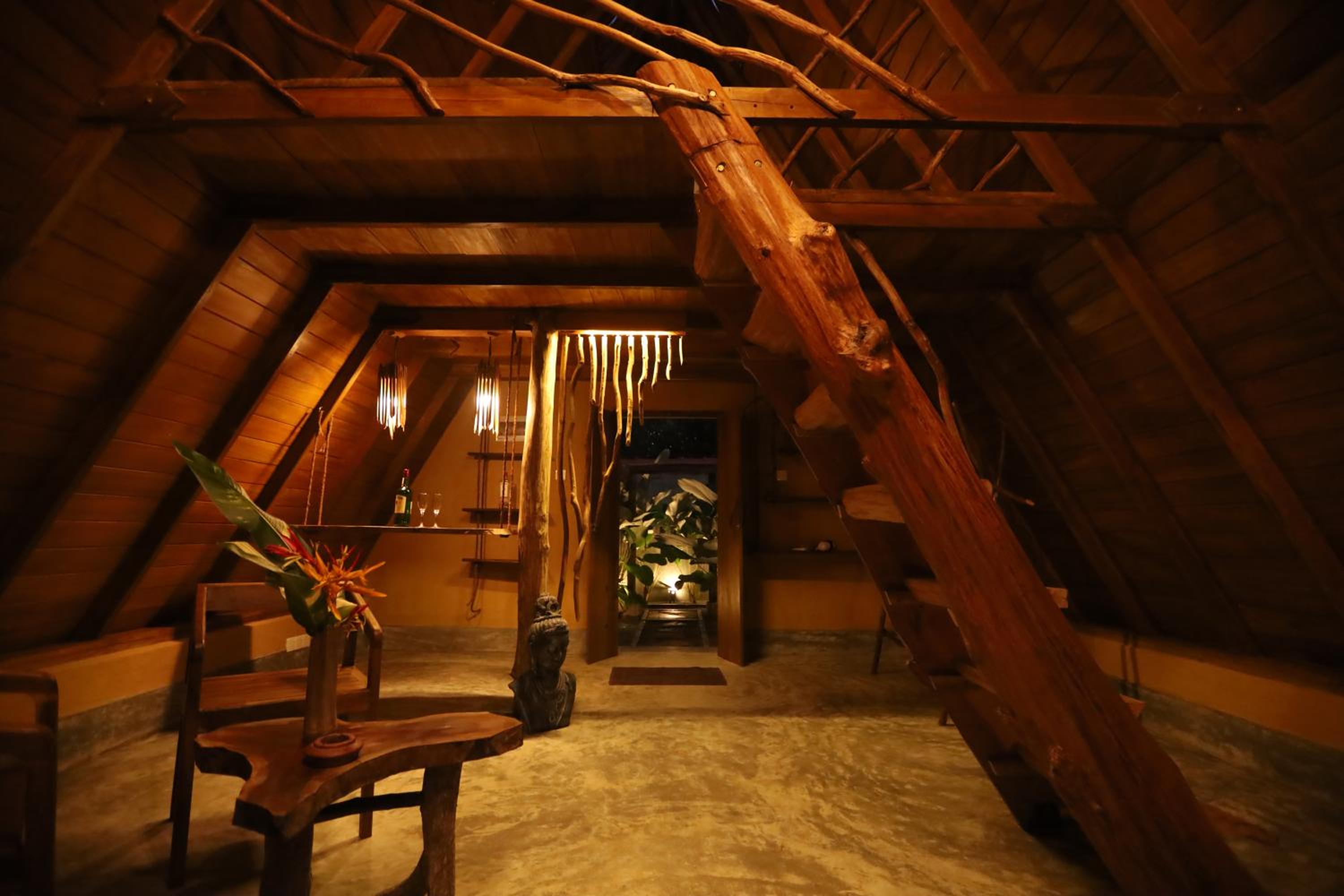 Cinnamon Paradise Nature Room