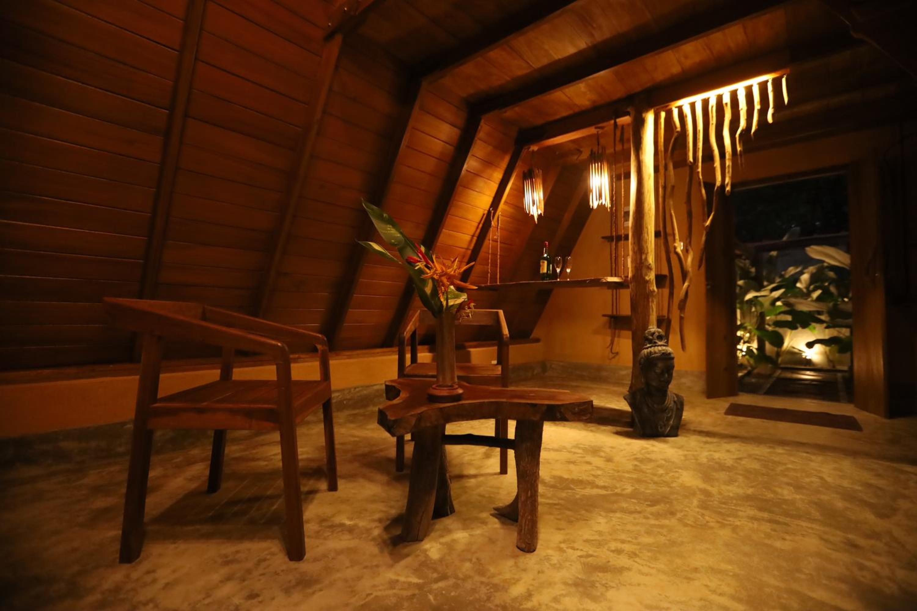 Cinnamon Paradise Nature Room