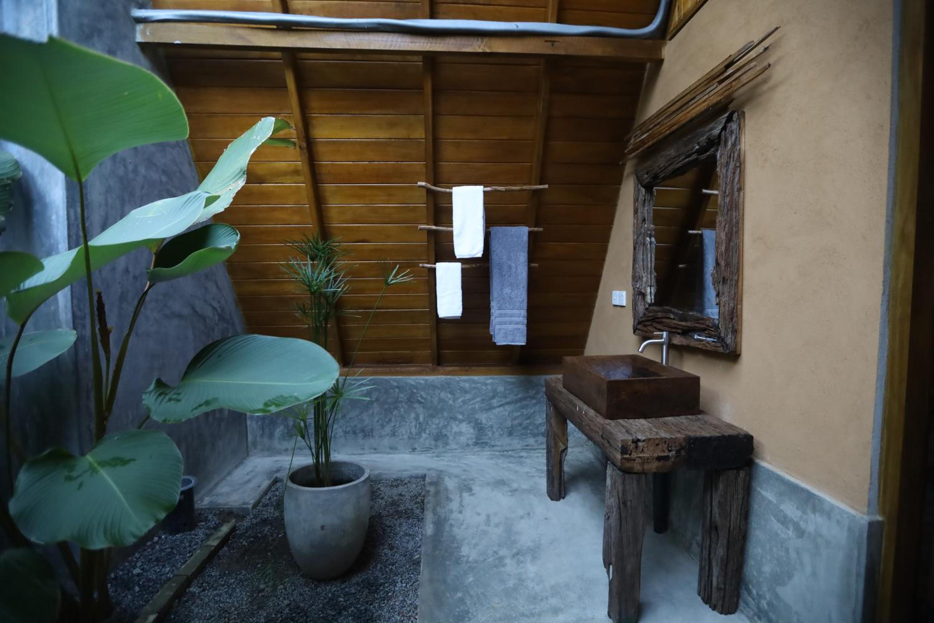 Cinnamon Paradise Nature Room